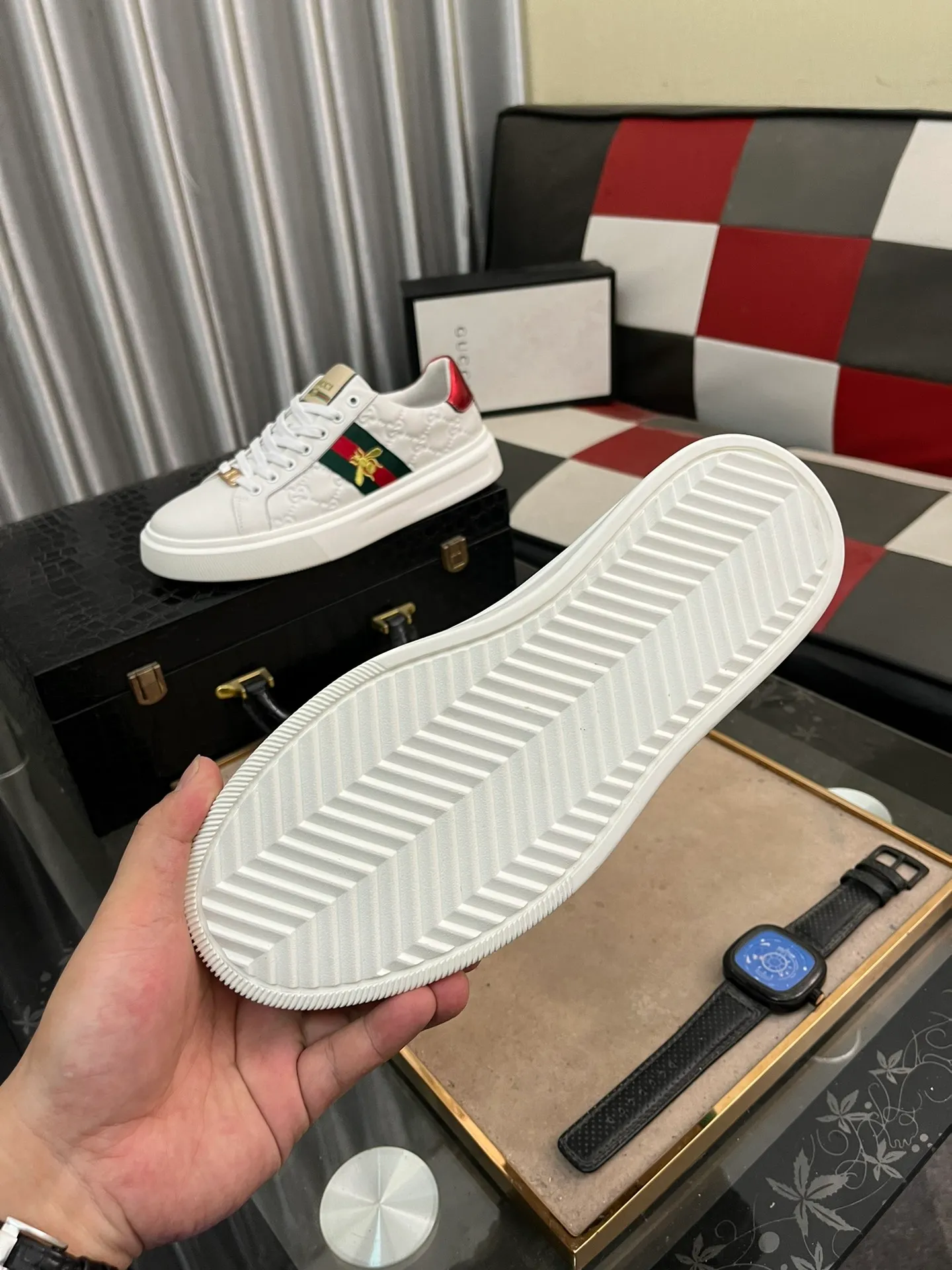 Men's shoes💰400⌚️⌚️[GUCCI] Gucci men's casual shoes are absolutely popular🔥The ultimate matching item for trendy men! The charm of super texture is irresistible, the main recommendation, the flower leather color is bright! The upper is made of high-quality cowhide + brand printed fabric, sheepskin feet, wear-resistant rubber sole, noble and elegant! Extremely comfortable🎁🎁You can be as handsome as you want💪 38-442️⃣colors available